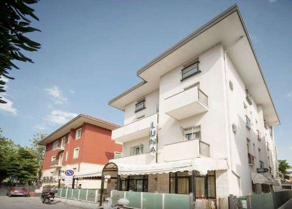 Luna Hotel 3*